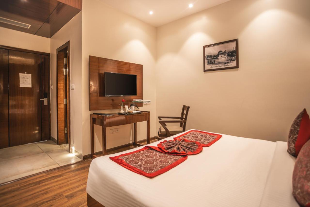 Amritara Sadka Amritsar Hotel Ngoại thất bức ảnh