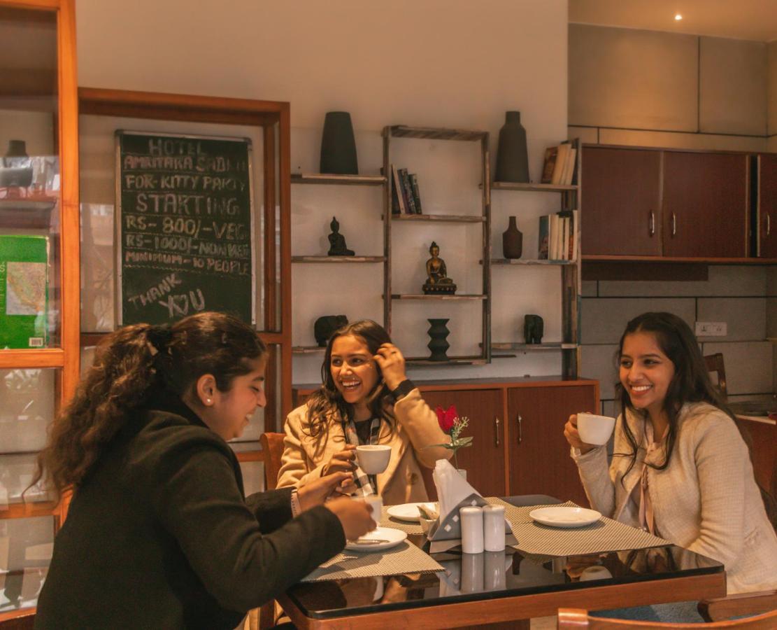 Amritara Sadka Amritsar Hotel Ngoại thất bức ảnh